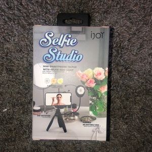 ijoy selfie studio NWT